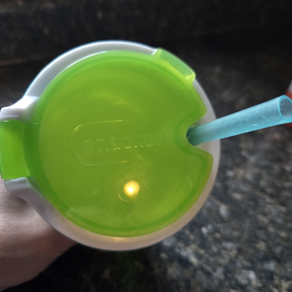 Green Yoda Tumbler with Straw - Picture 4 of 14